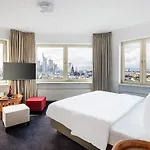 Hotel Main Plaza Tower 4*