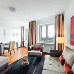 Main Plaza Tower מלון