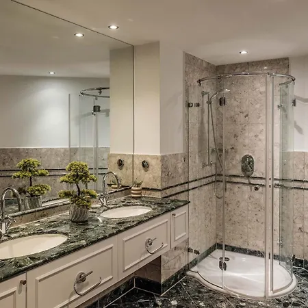 Main Plaza Tower Отель