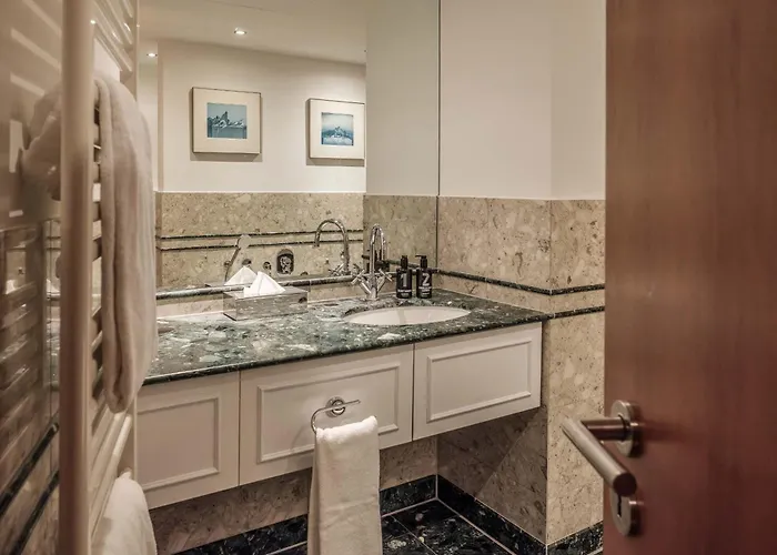 Main Plaza Tower Отель Франкфурт-на-Майне