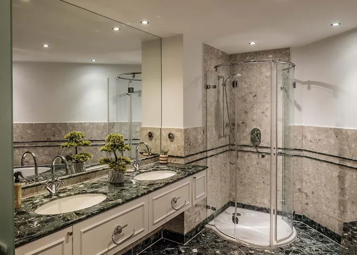 Main Plaza Tower Отель