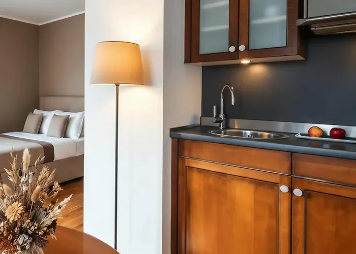 Main Plaza Tower Hotel