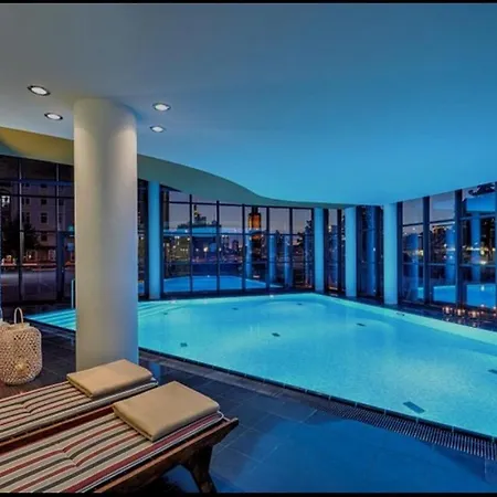 Hotel Main Plaza Tower