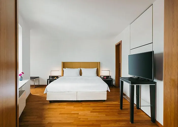 Main Plaza Tower 4* Frankfurt am Main